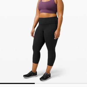 Lululemon Pace Rival high rise crop 22”